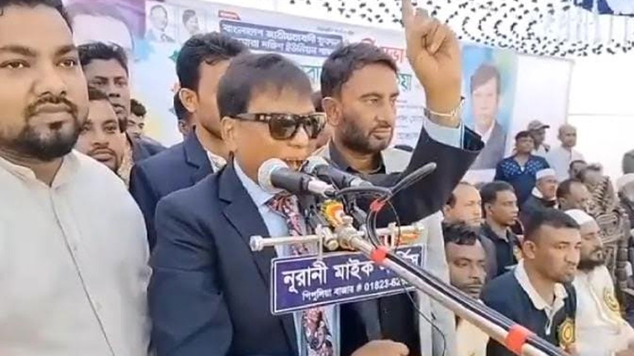 সড়কে কর্মিসভা করতে না দেওয়ায় ইউএনওকে বিএনপি নেতার হুমকি